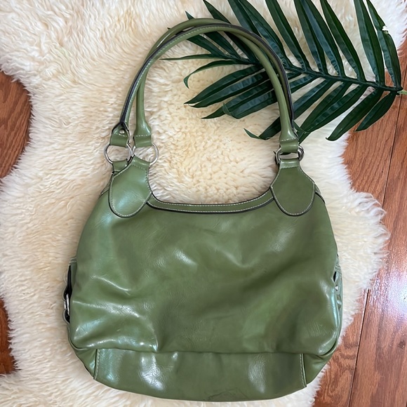 Green Shoulder Bag / 3 Inside Compartments and 1 Outer compartment - Picture 1 of 7